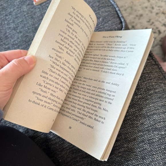 Mary Kate and Ashley Book Set - Pink, Blue, Gold Covers - Picture 5 of 6